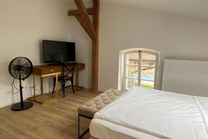 Room 10 of 95