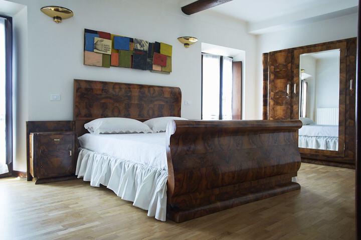 Room 8 of 70