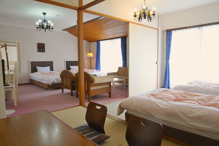 Room 9 of 32