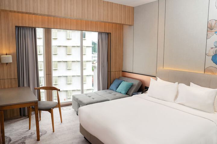 Room 2 of 86