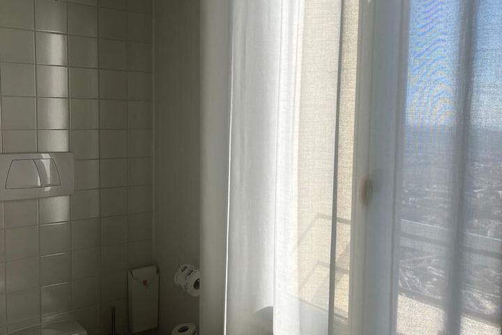 Room 22 of 43