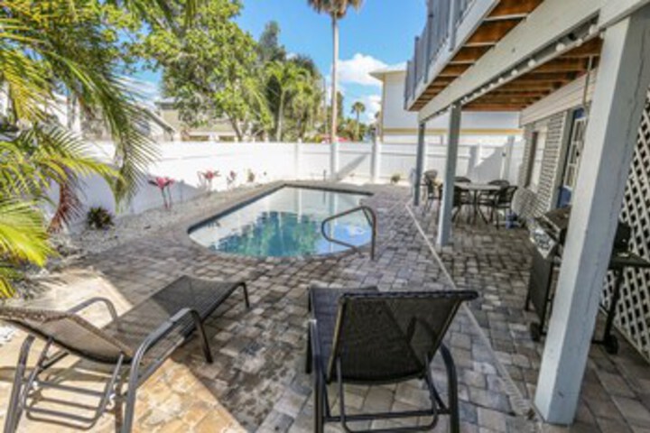 Pool 17 of 26