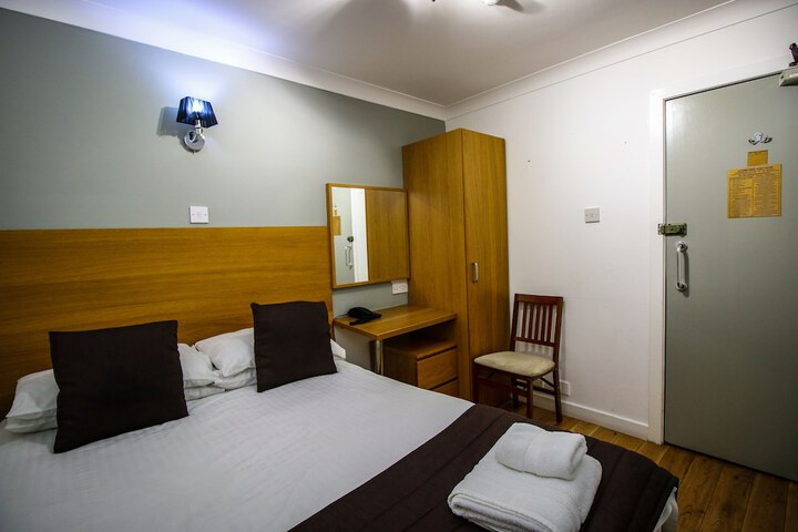 Room 29 of 65