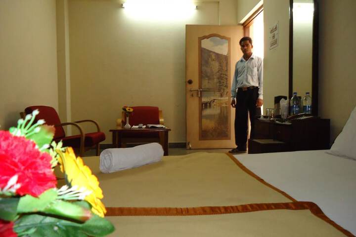 Room 10 of 41