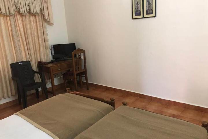 Room 8 of 44