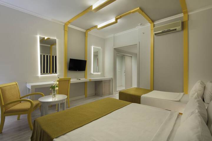 Room 5 of 31