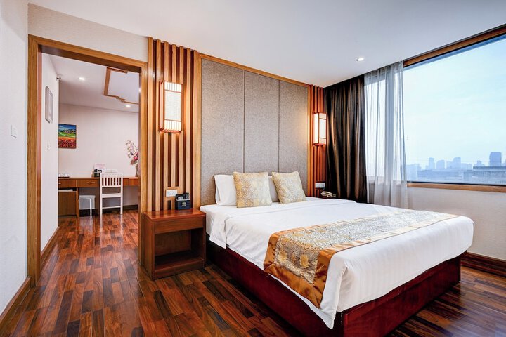Room 30 of 38