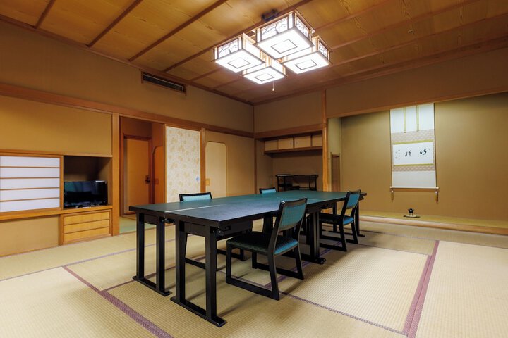 Room 26 of 175