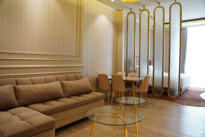 Room 4 of 6