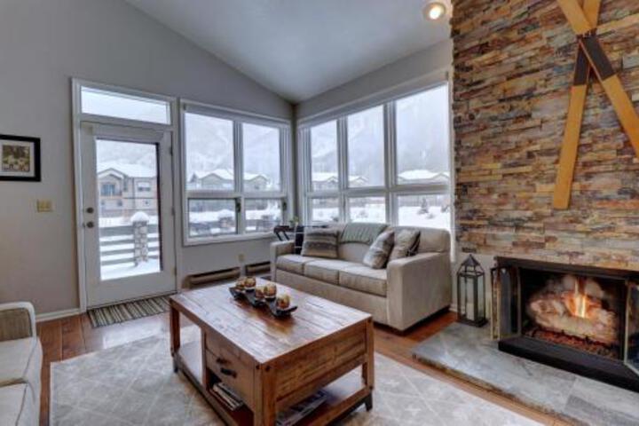 Woods12 Townhome Condo in Copper Mountain, CO