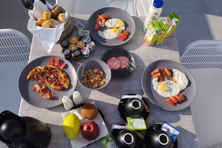 Breakfast/Coffee Service 58 of 61
