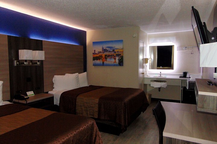 2 Double Beds (2 of 11)