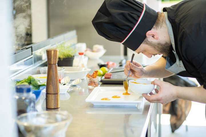 Dining 46 of 55