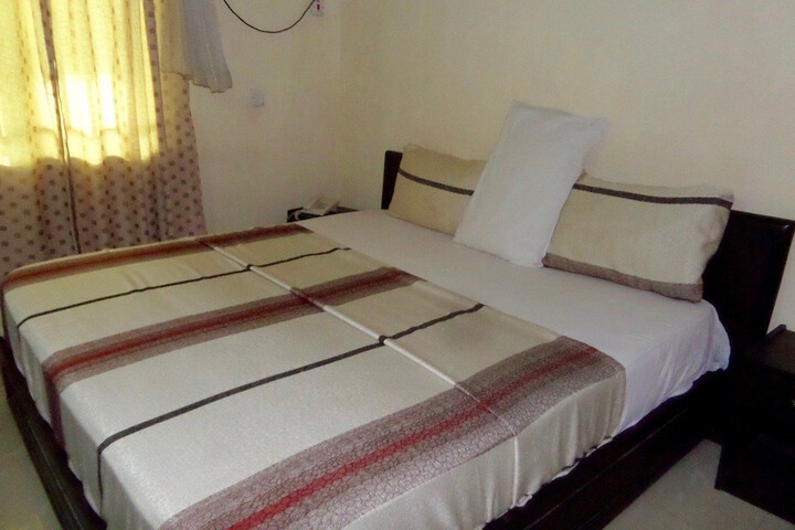 Room 7 of 25