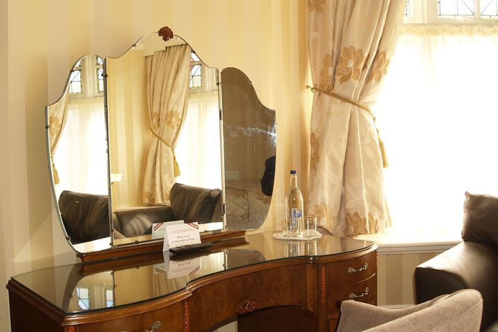 Room 12 of 74