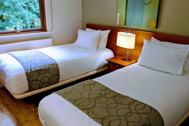 Room 11 of 104