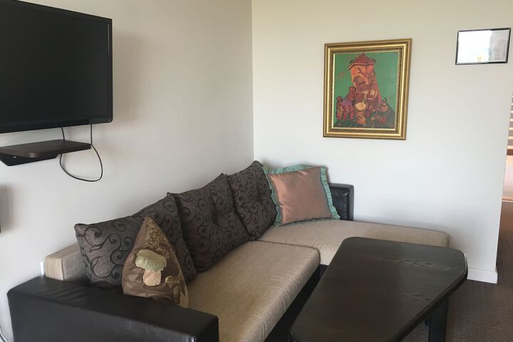 Room 25 of 84