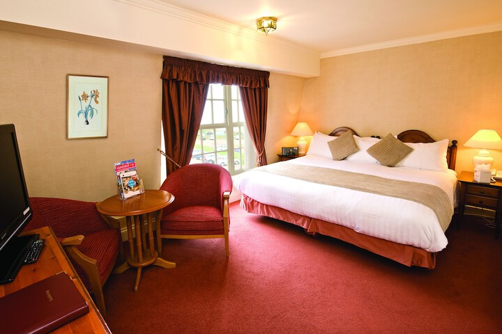 Room 10 of 30