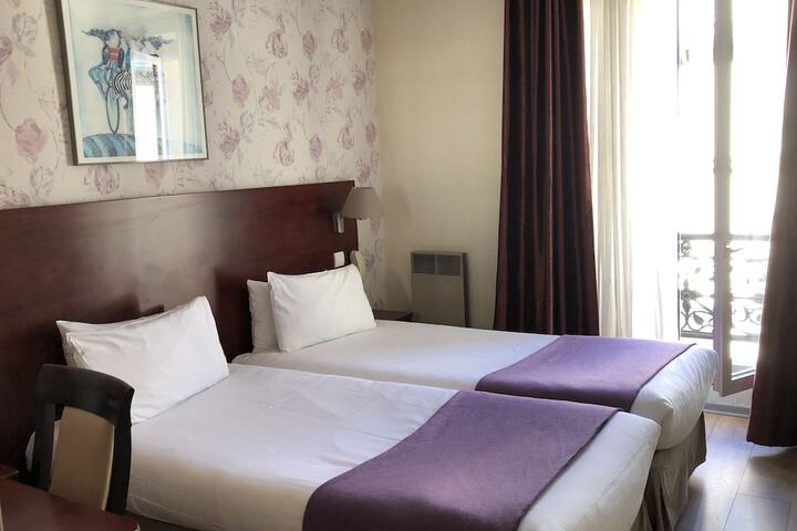 Room 16 of 37