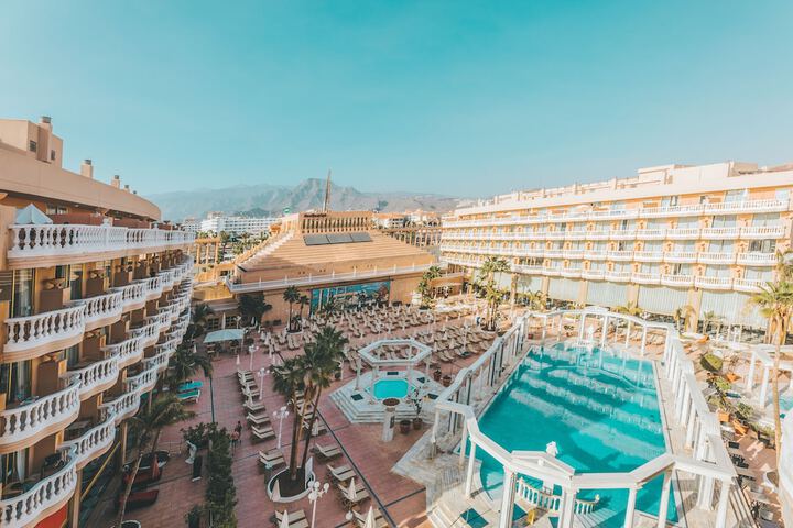 Pool Hotel