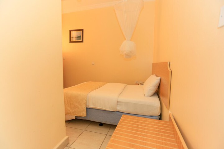 Room 13 of 97