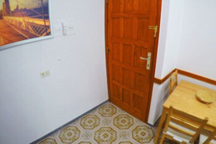 Room 14 of 24
