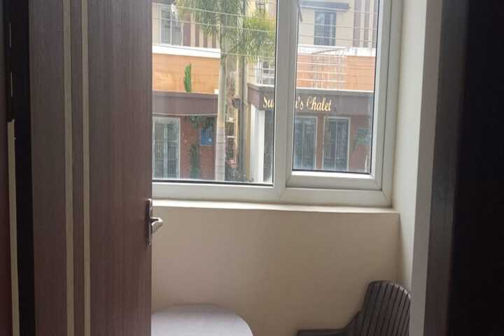 Room 6 of 35