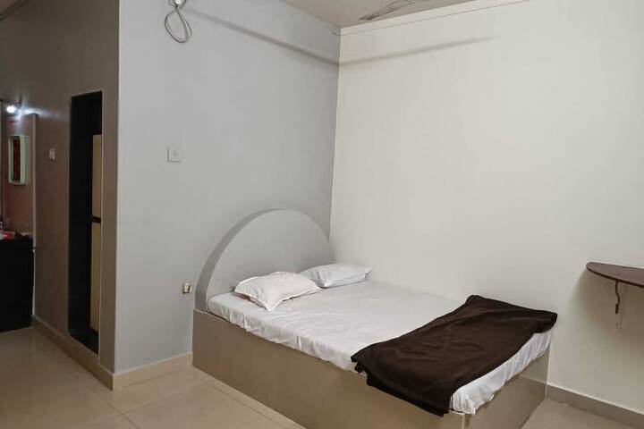 Room 2 of 9