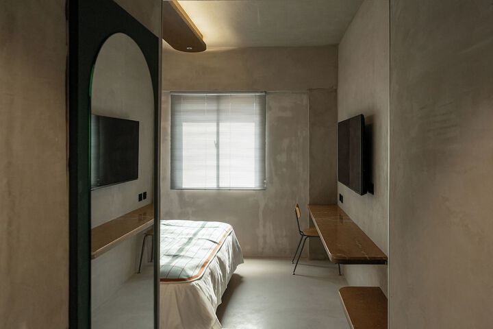 Room 114 of 199