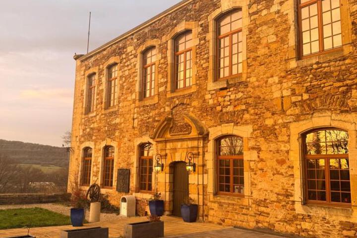 Chateau De Latour
