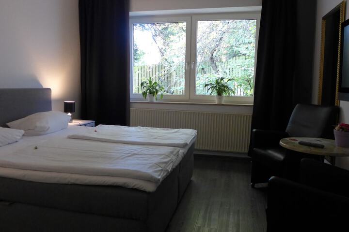 Room 4 of 61