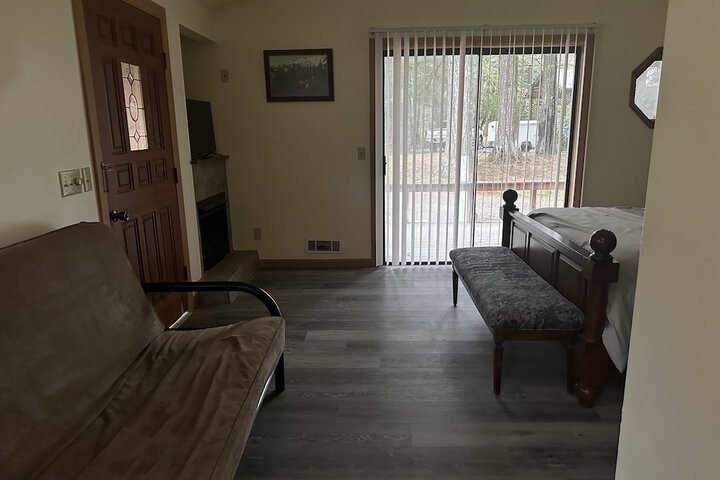 Room 6 of 83