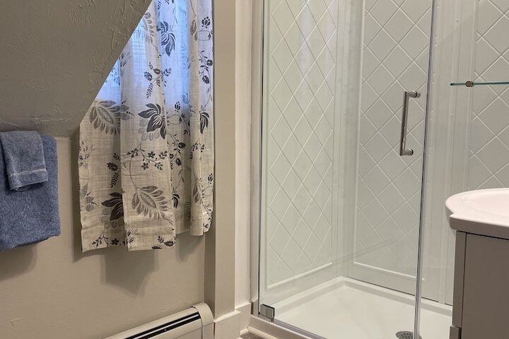 Room 13 of 19