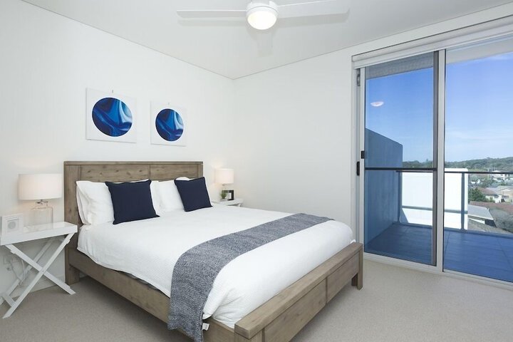 Room 4 of 12