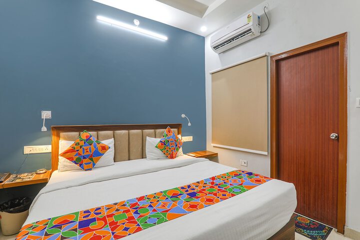Room 13 of 27