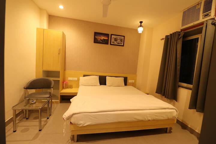 Room 16 of 60