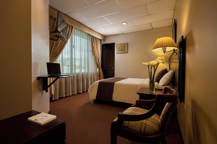 Room 21 of 49