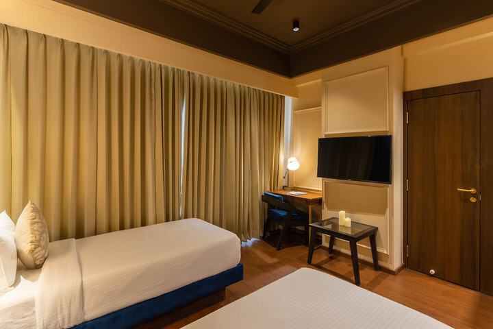 Room 16 of 105