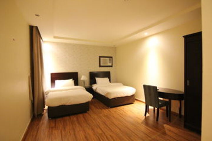 Room 9 of 19