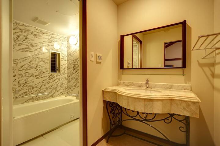 Room 19 of 65