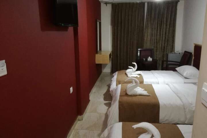 Room 11 of 46