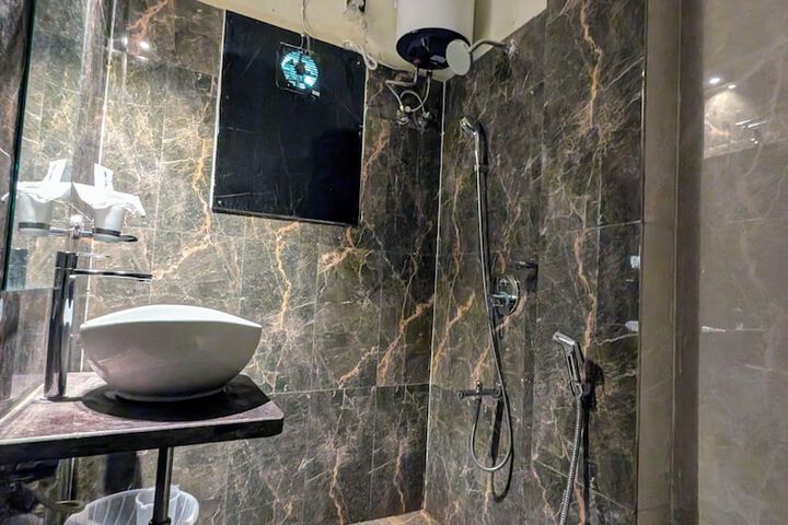 Room 15 of 22
