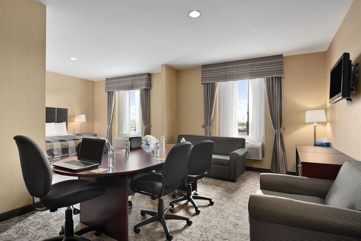 Room 9 of 13