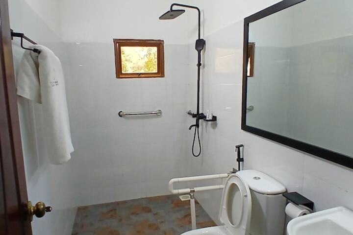 Room 10 of 36
