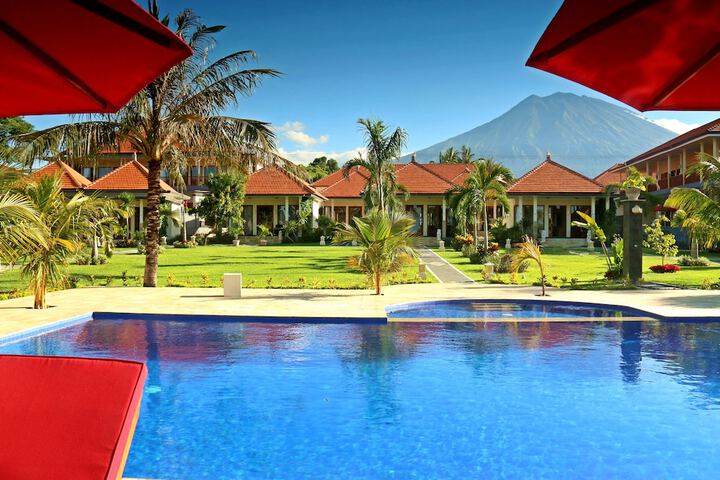 Pool Hotel