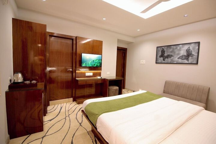 Room 17 of 45