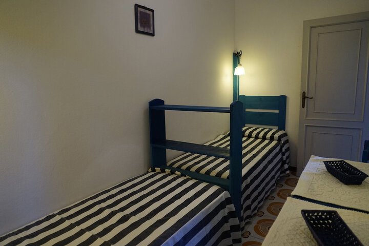 Room 6 of 17