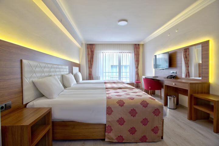 Room 8 of 20