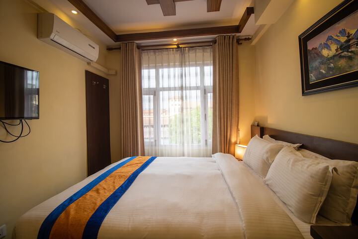 Room 28 of 72
