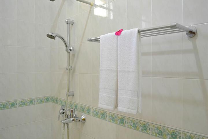 Hero Image 1 of 6